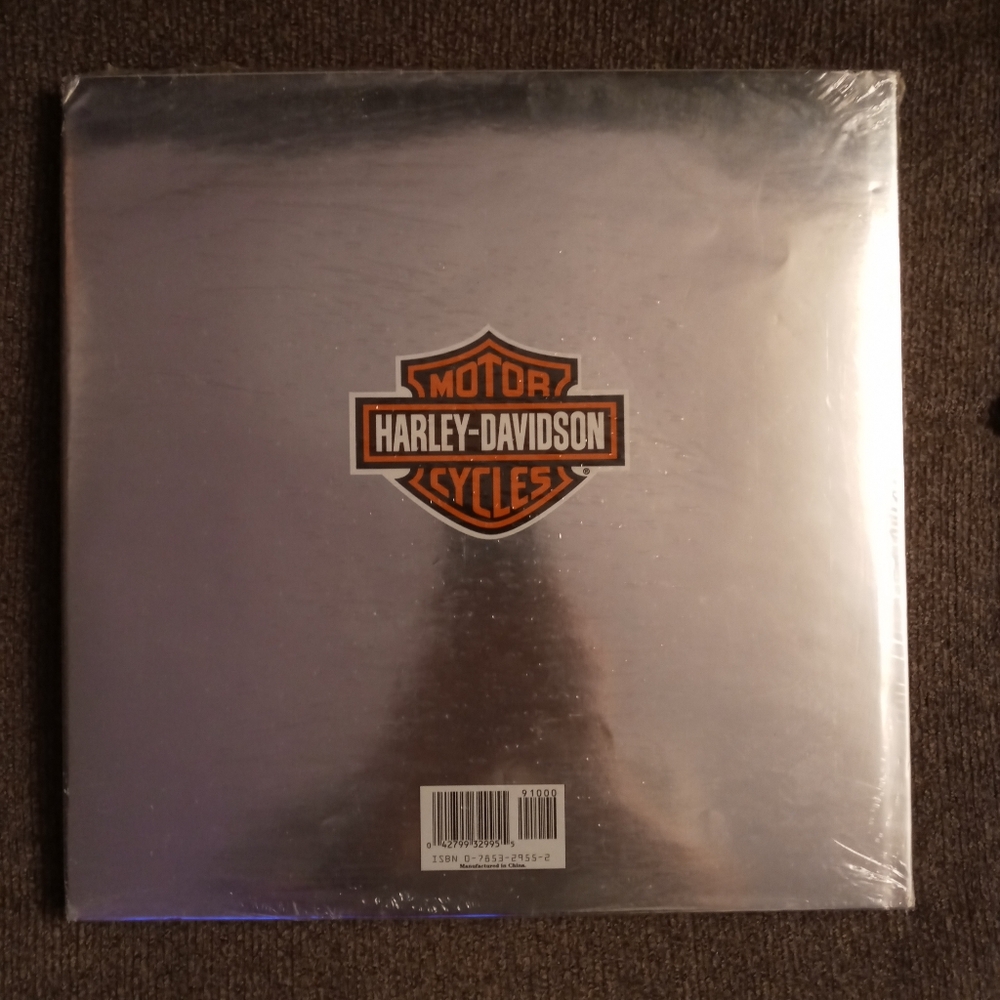 HARLEY DAVIDSON PICTORIAL BOOK
